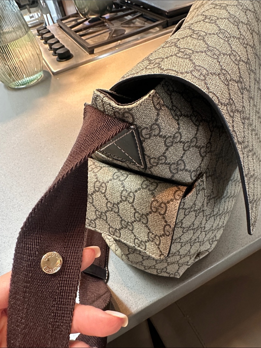 Gucci Beige Monogram diaper Bag - Picture 3 of 10